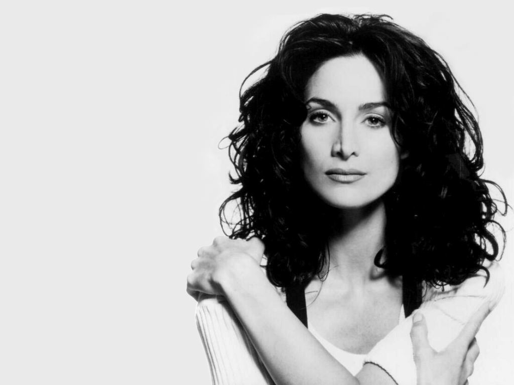 Carrie-anne Moss - Beautiful Photos